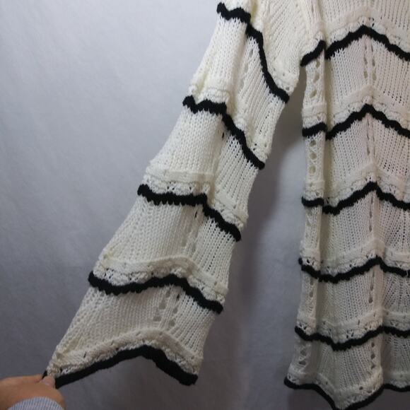 Lane Bryant Striped Open Knit Crew Neck Sweater White Black Size 14/16 - Picture 4 of 8